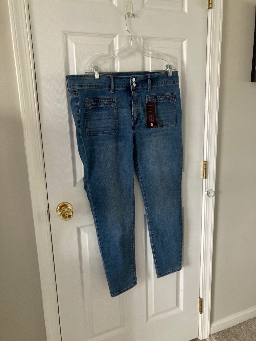 No Boundaries skinny jeans